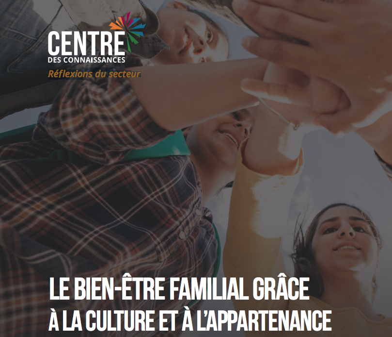 Le bien etre familial: Photo of three people clasping hands